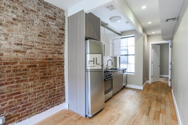Building Photo - 871 HART STREET 3R