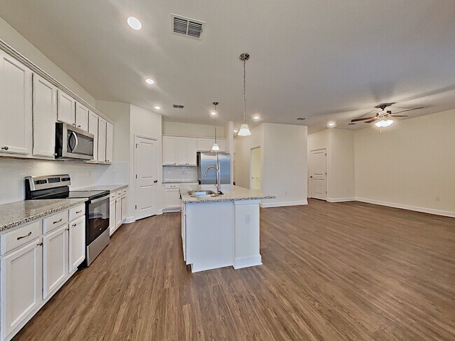 Building Photo - 912 Walden Woods Dr