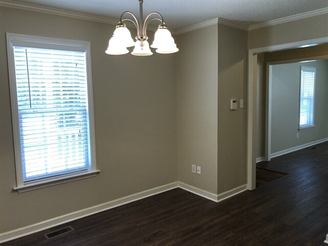 Building Photo - 241 Pinecroft Drive
