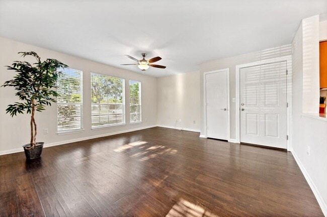 Building Photo - 1205 Crystal Way