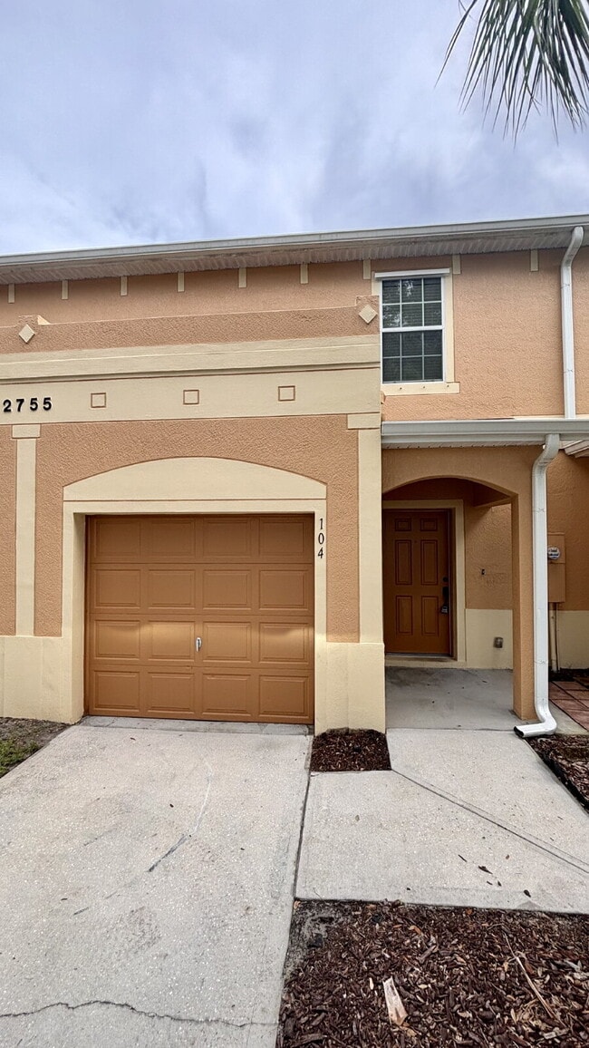 Building Photo - 2755 Revolution St