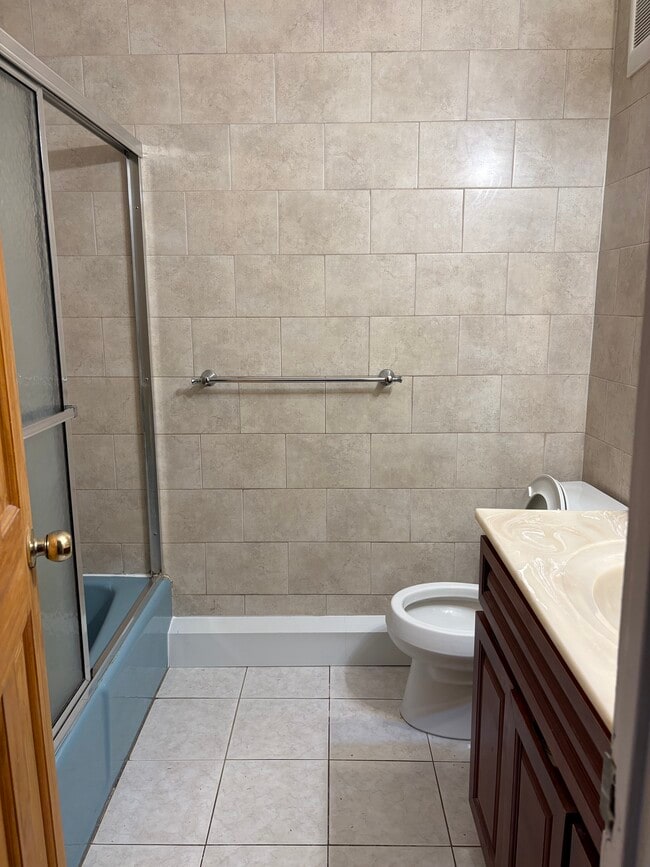 baño principal - 4115A 75th St