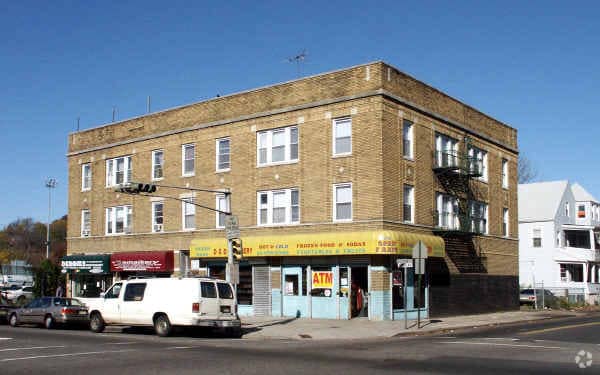 Building Photo - 424-428 Park Ave