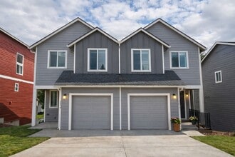 Building Photo - 205 Cloverdale Rd