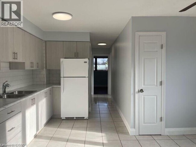 Photo du bâtiment - 367 Wilson St E