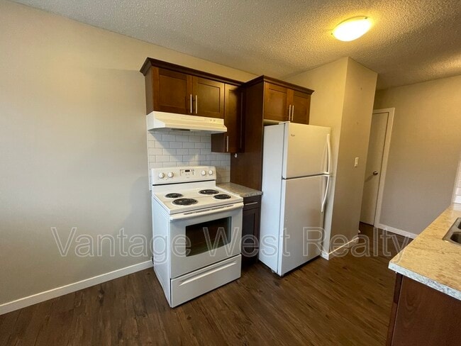 Building Photo - 235 Husch Rd