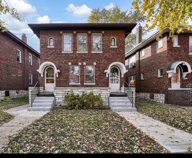 Building Photo - 4964 Parker Ave