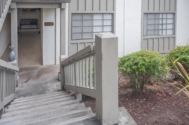 Foto del edificio - 5538 Cribari Cir