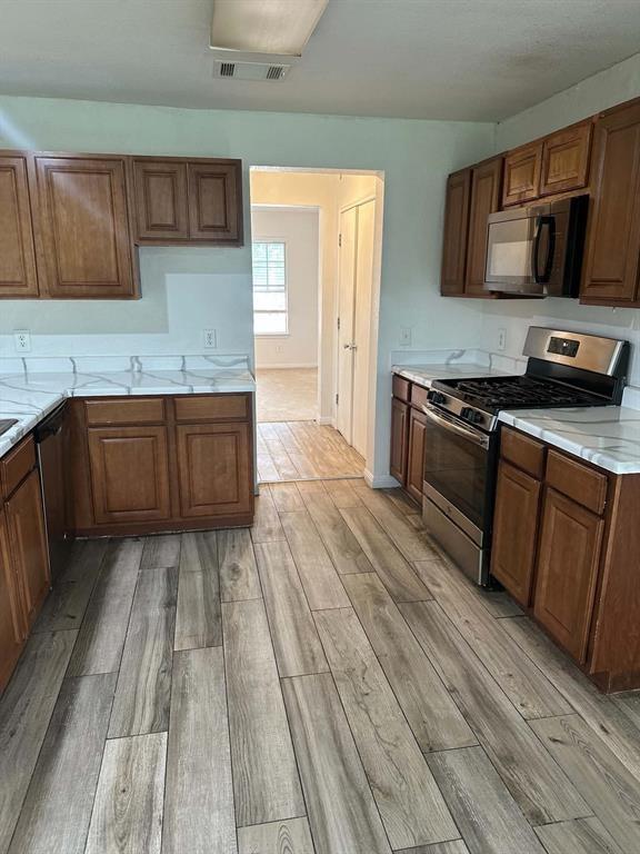 Foto del edificio - 18312 Crestwind Ln