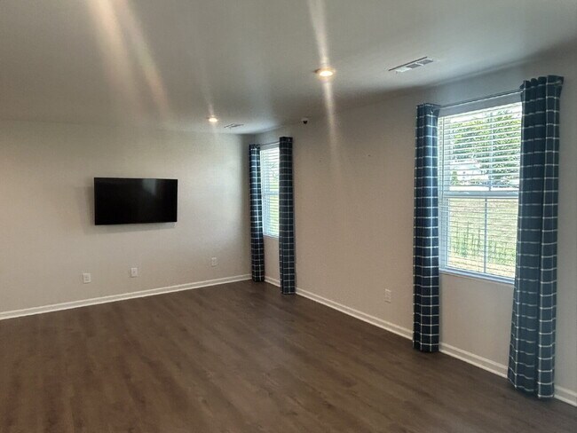 Building Photo - Brand New 3-Bed, 2-Bath Ranch Home in Gall...