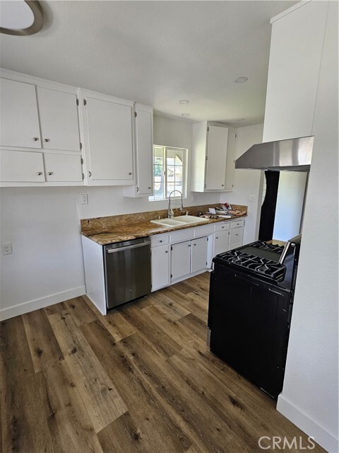 Building Photo - 439 N Rennell Ave