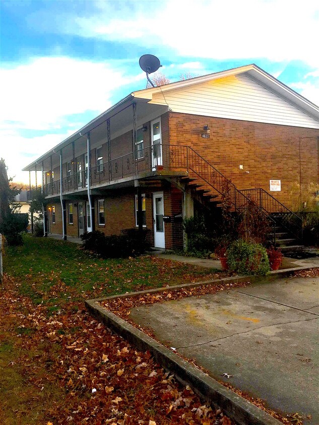 Primary Photo - 4633 Stonestreet Ave