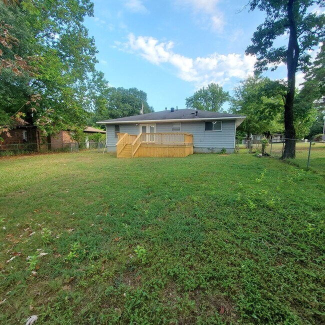 Foto del edificio - 702 Wildwood Ave