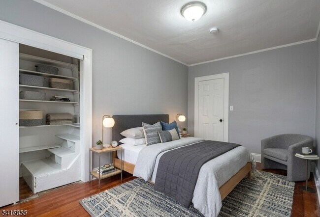 Foto del edificio - 244 W Scott Ave