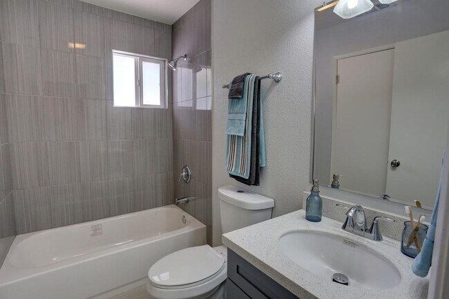 Baño común - 373 DAYTON AVE