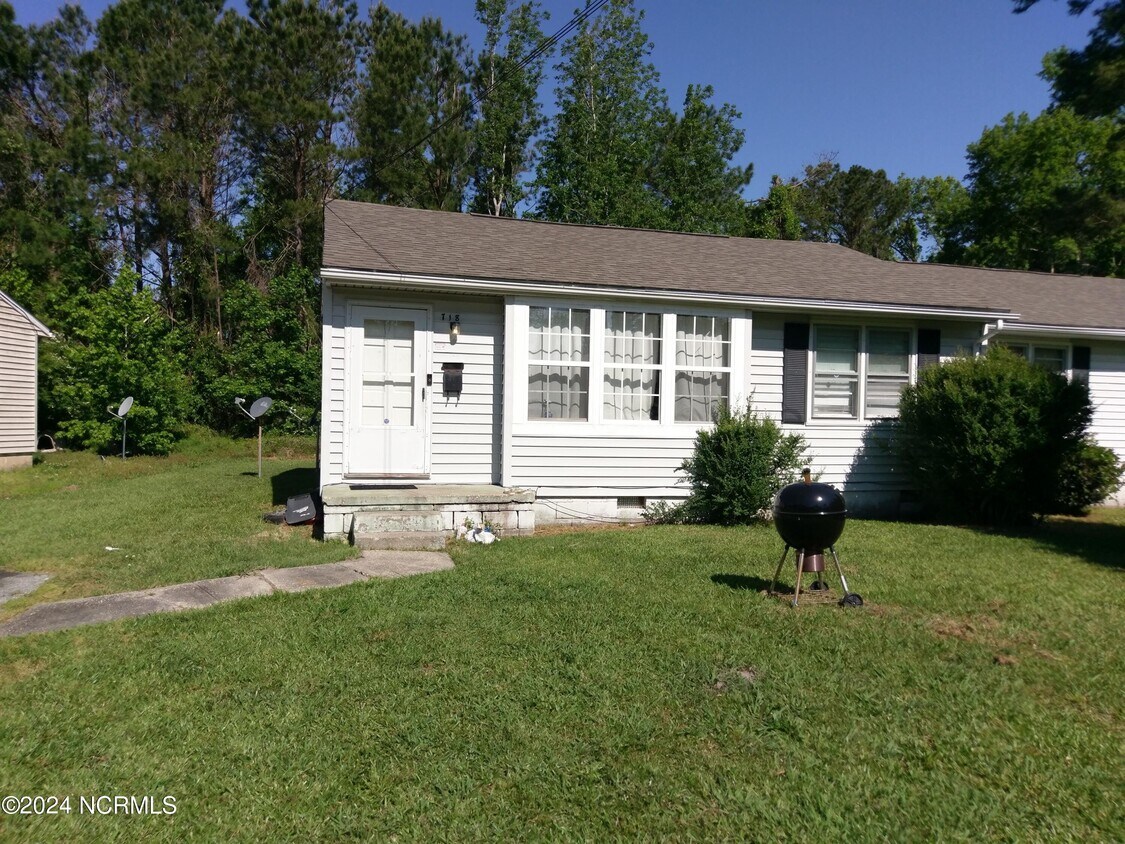 Primary Photo - 718 New River Dr