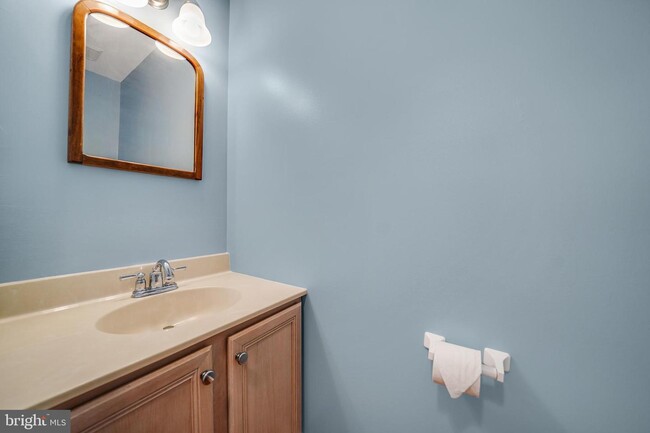 Building Photo - 533 Pickering Station Dr