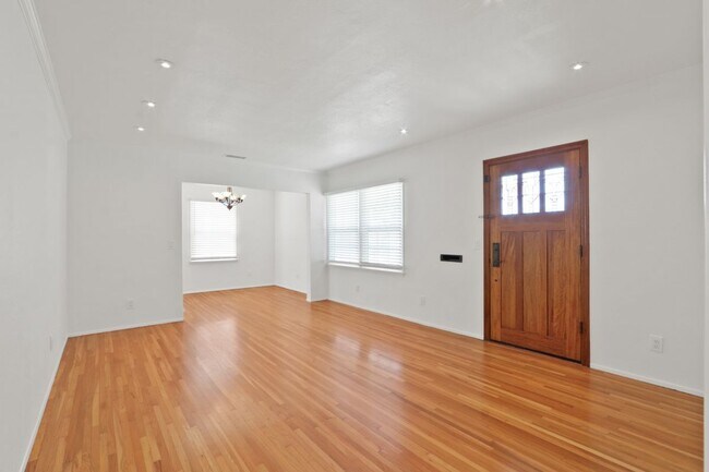 Foto del edificio - 4232 Walnut