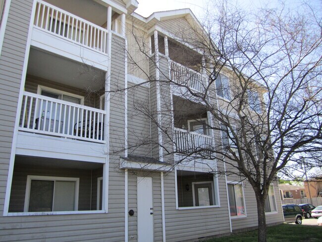 Building Photo - 525 Southwest Pky