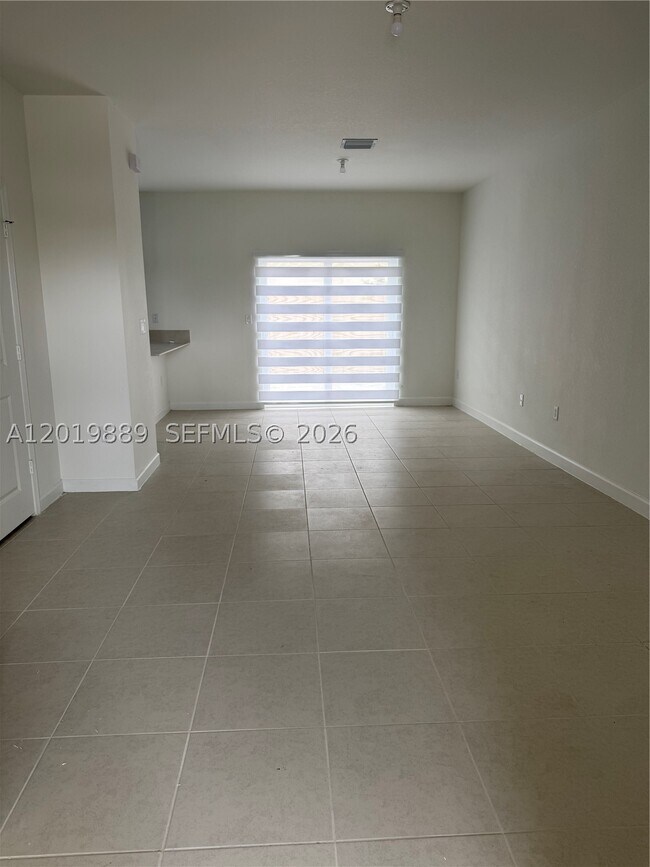 Foto del edificio - 2671 SE 25th Ave