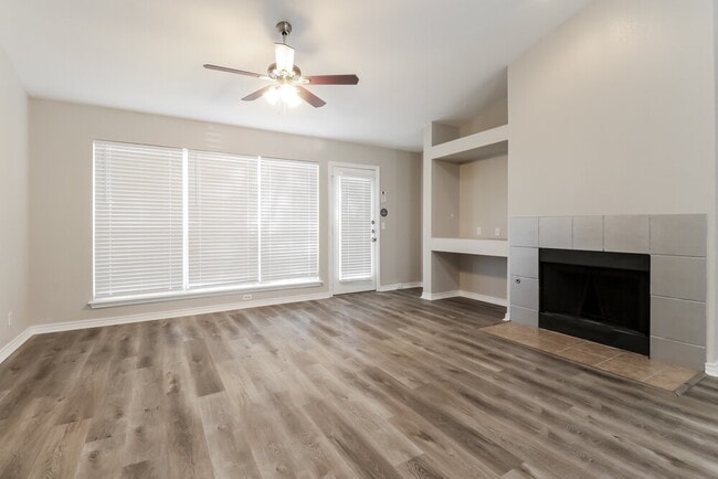 Building Photo - 2608 Hill Street Cove