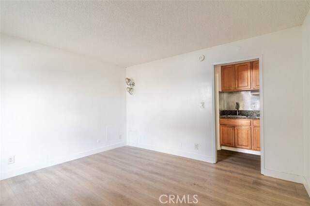 Building Photo - 7343 Woodley Ave
