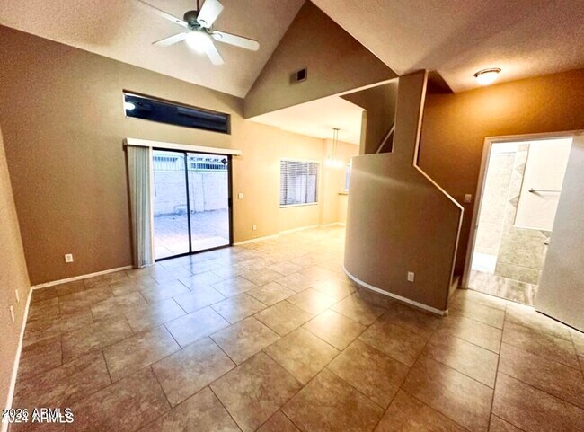 Building Photo - 2027 E University Dr