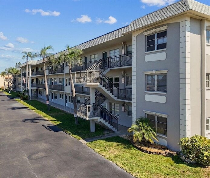 Photo - 211 Pasadena Avenue North Unit 107