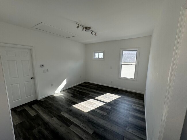 Foto del edificio - 1023 Bishop Evans Way