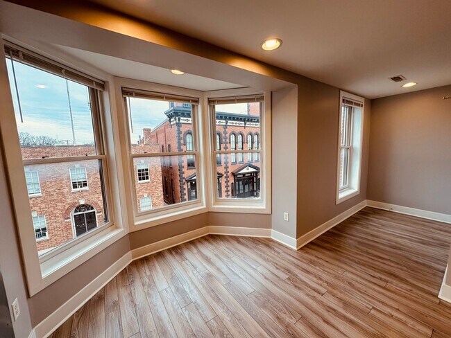 Building Photo - 46 S Duke St