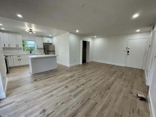 Foto del edificio - 4725 NW 7th St