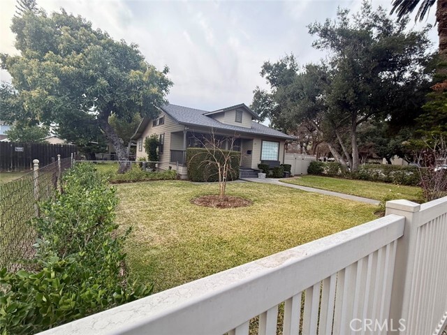 Building Photo - 119 N Cullen Ave