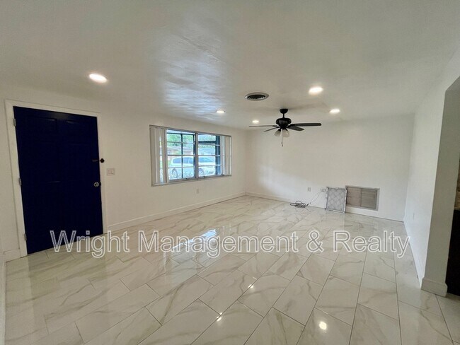 Foto del edificio - 5121 Dove Dr