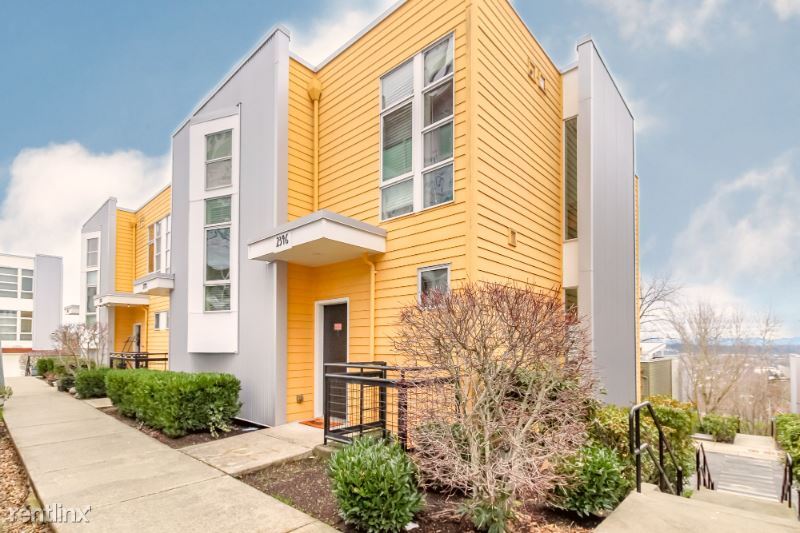 3 br, 2.5 bath Townhome 2344 Yakima Ct Townhouse for Rent in