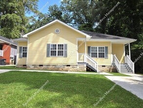 Building Photo - 2874 Sylvan Rd