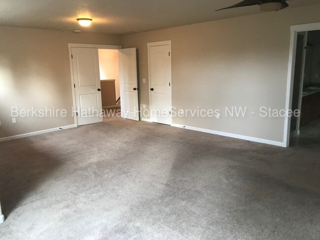 Building Photo - 2312 N 4th Way Ridgefield, WA 98642