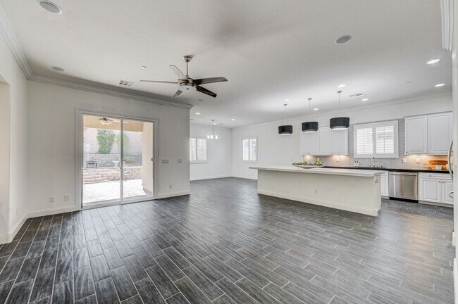 Foto del edificio - Luxury Single Story 3 Bedroom!