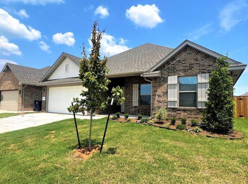 10012 Glover River Dr, Yukon, OK 73099 House for Rent in Yukon, OK