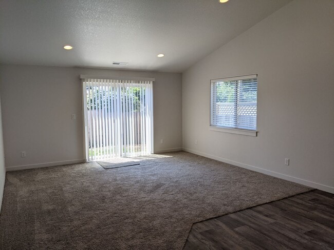 Foto del edificio - Fantastic 3-Bedroom, 2-Bath Home With 1388sf!