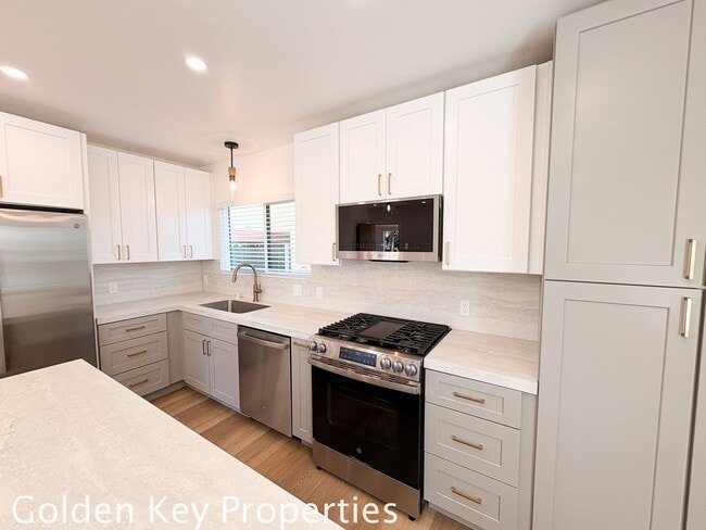 Foto del edificio - Welcome to your dream home in South Oceanside!