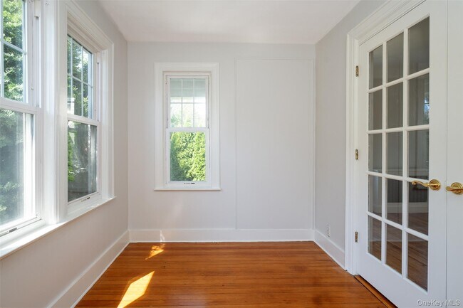 Building Photo - 451 Beach Ave