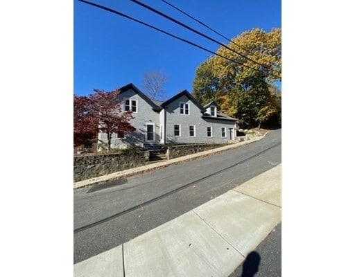 Building Photo - 104 Glen St