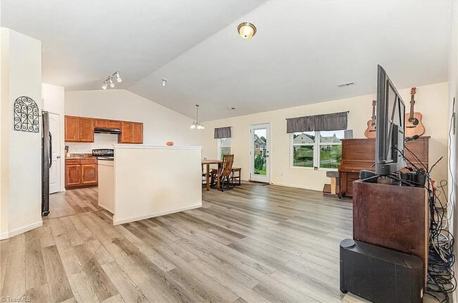 Building Photo - Earn Wealth While Leasing - Like a Homeown...