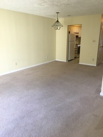 Building Photo - 2bedroom 1.5bath Townhouse Carolina Road $...