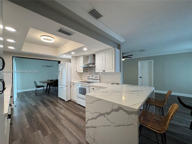 Foto del edificio - 2631 NW 94th Ave
