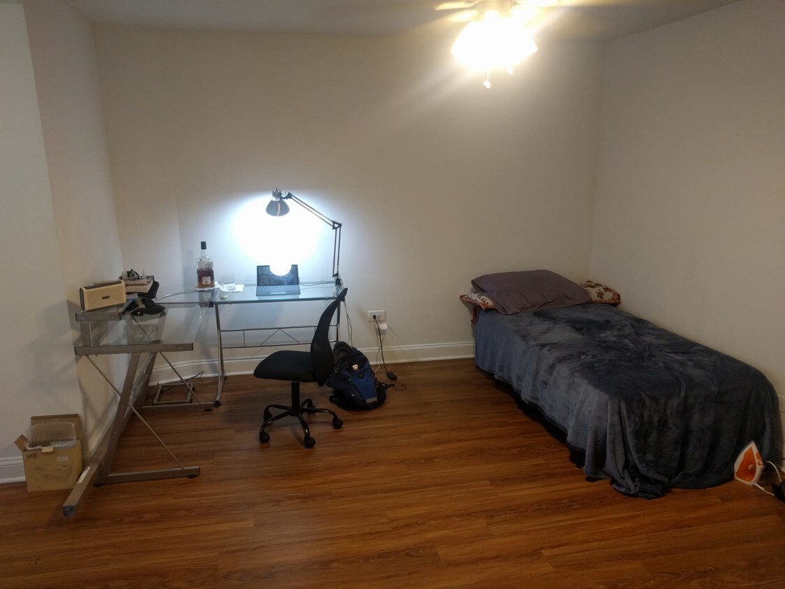 Foto principal - 5306 S Hyde Park Blvd