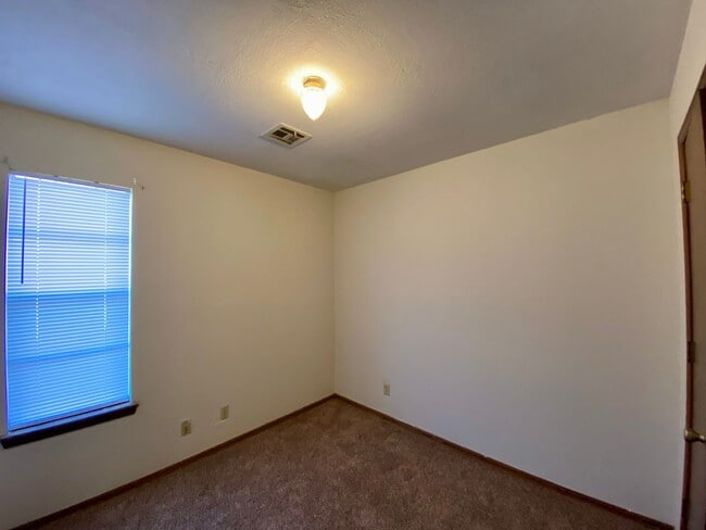 Building Photo - Welcome home!