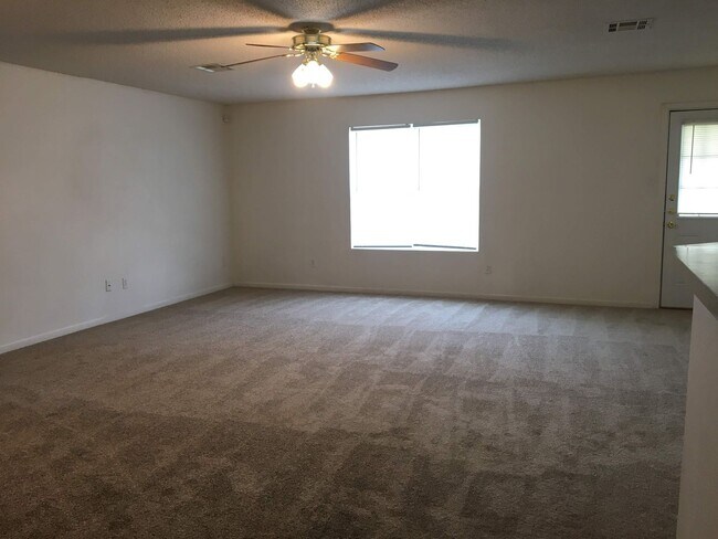 Building Photo - 5817 Medina Dr