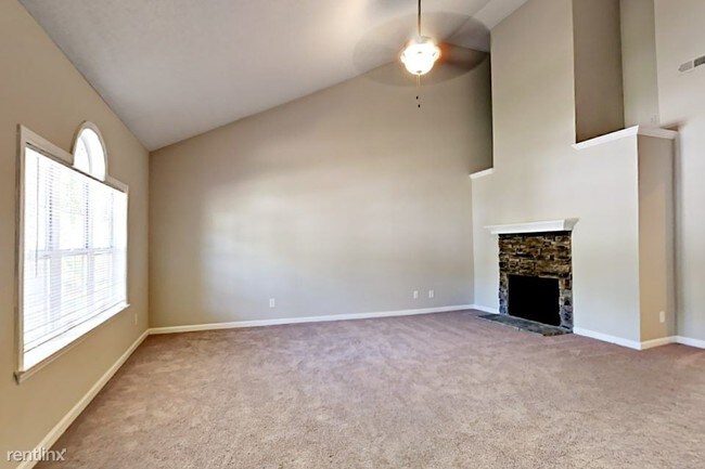 Foto del edificio - 205 Hillcrest Ridge