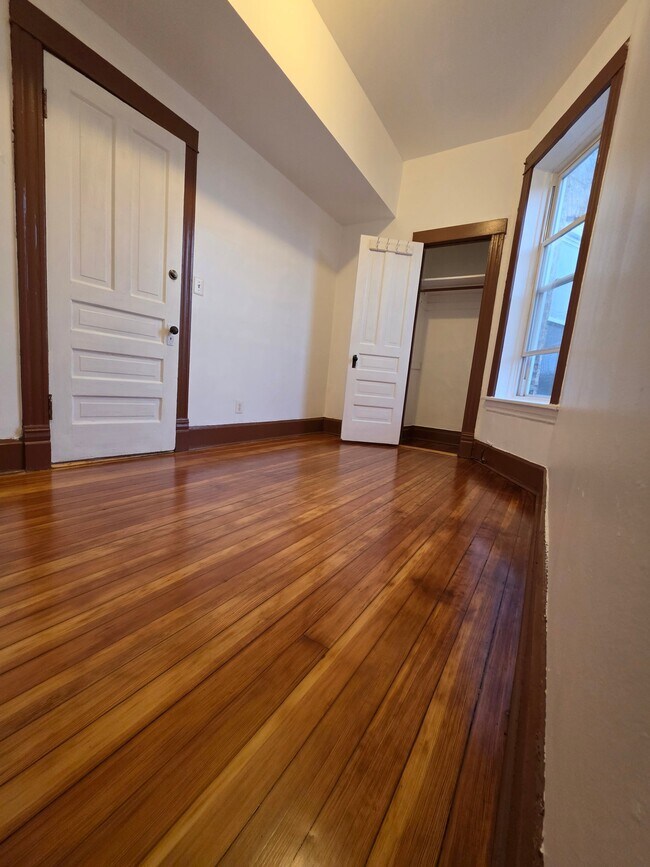 Foto del edificio - 1138 N Hamlin Ave